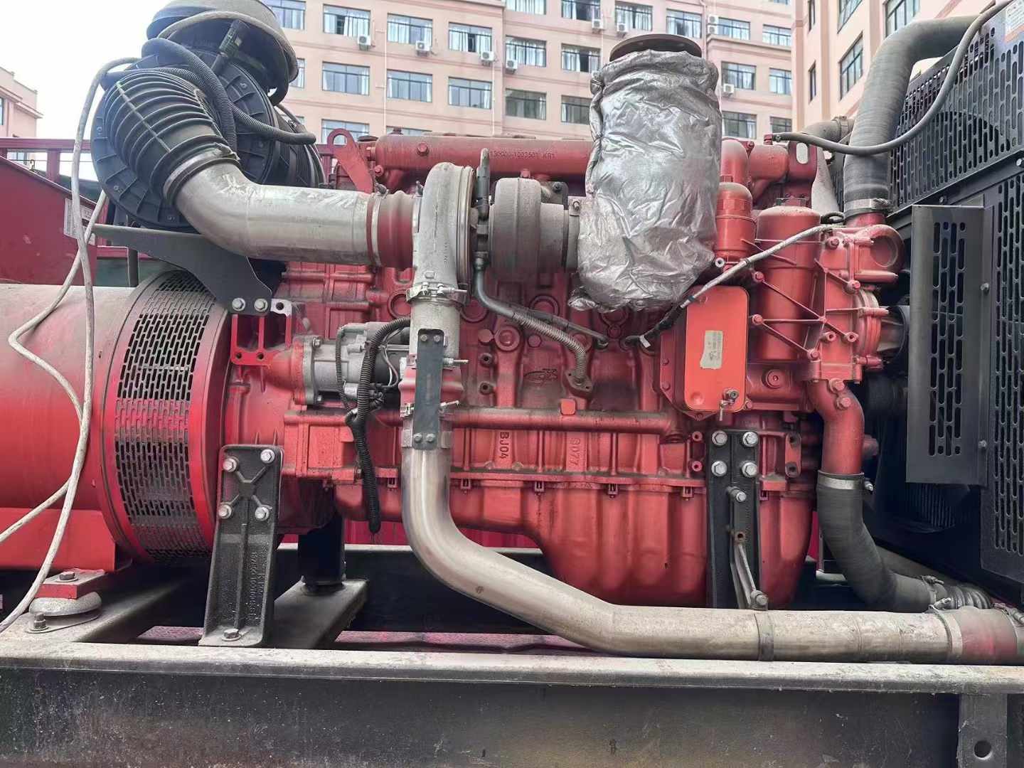 铁山如何选择适合 600kW 柴油发电机组的过载保护器？